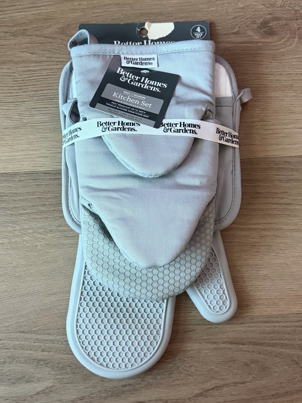 Kitchen Set - Oven Mitts and Potholders